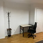 Luxurious 3 Bedrooms Apt With Master 2 Bathrooms