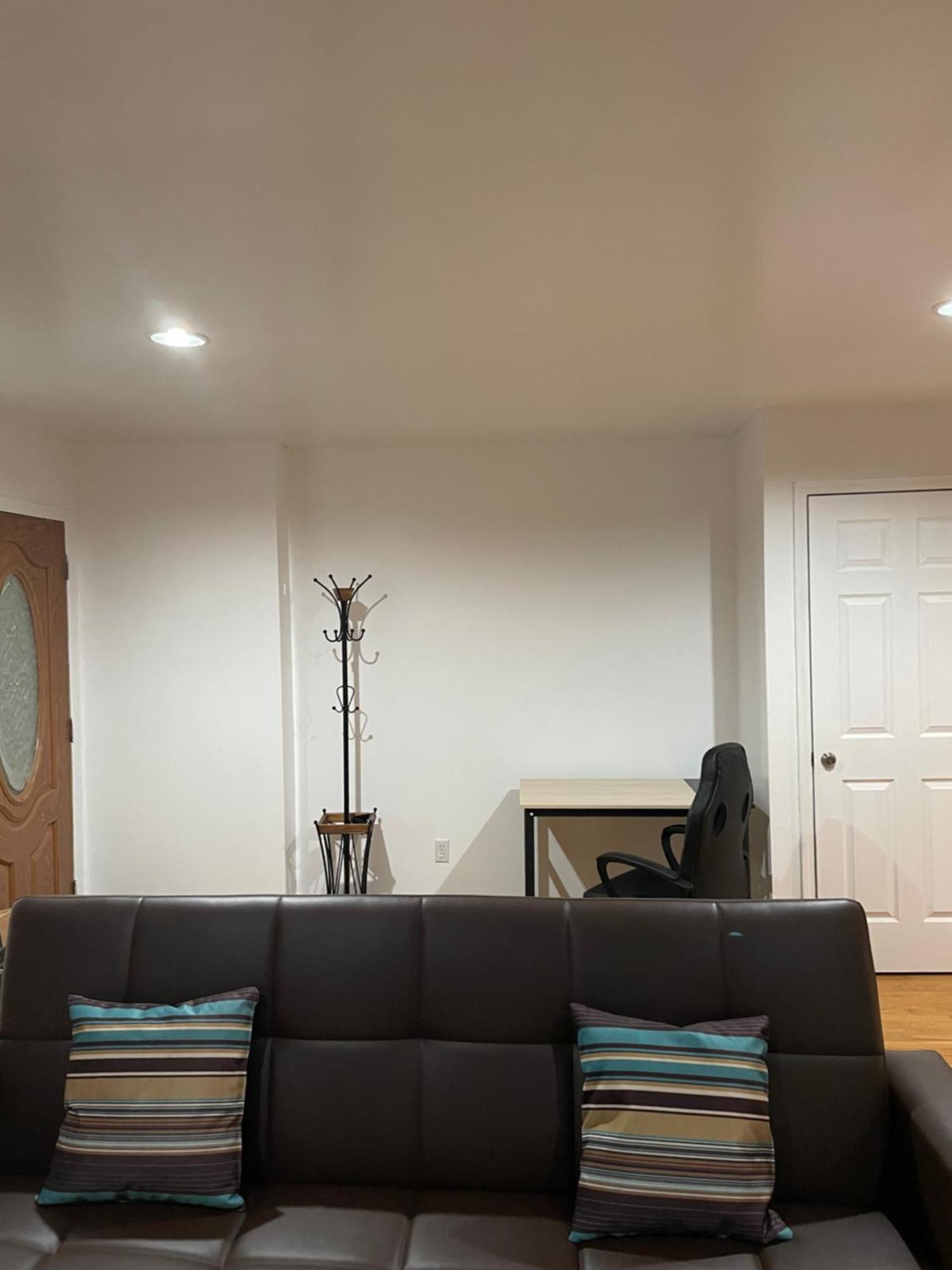 Apartment Luxurious 3 Bedrooms Apt With Master 2 Bathrooms