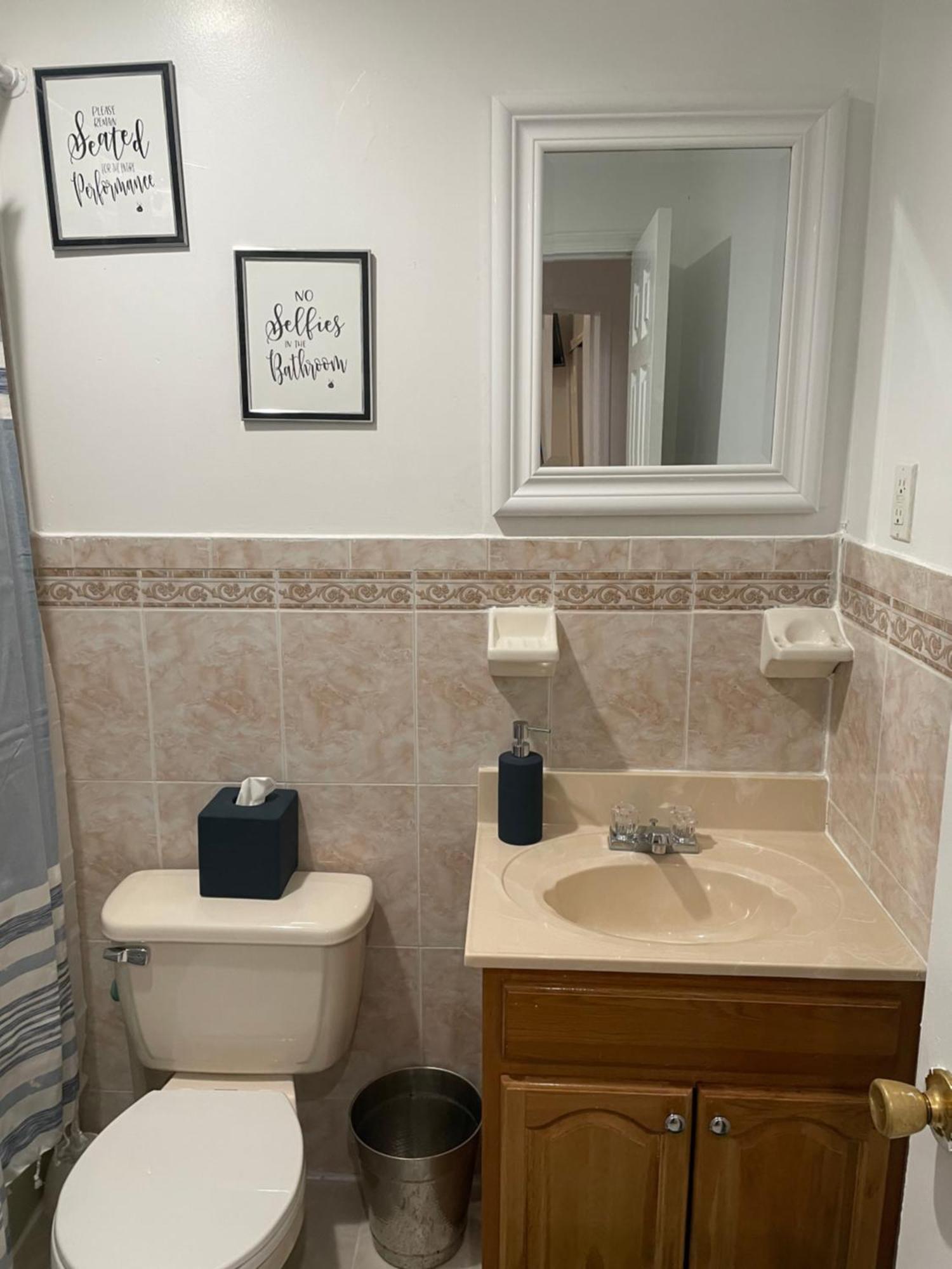 Apartment Luxurious 3 Bedrooms Apt With Master 2 Bathrooms *