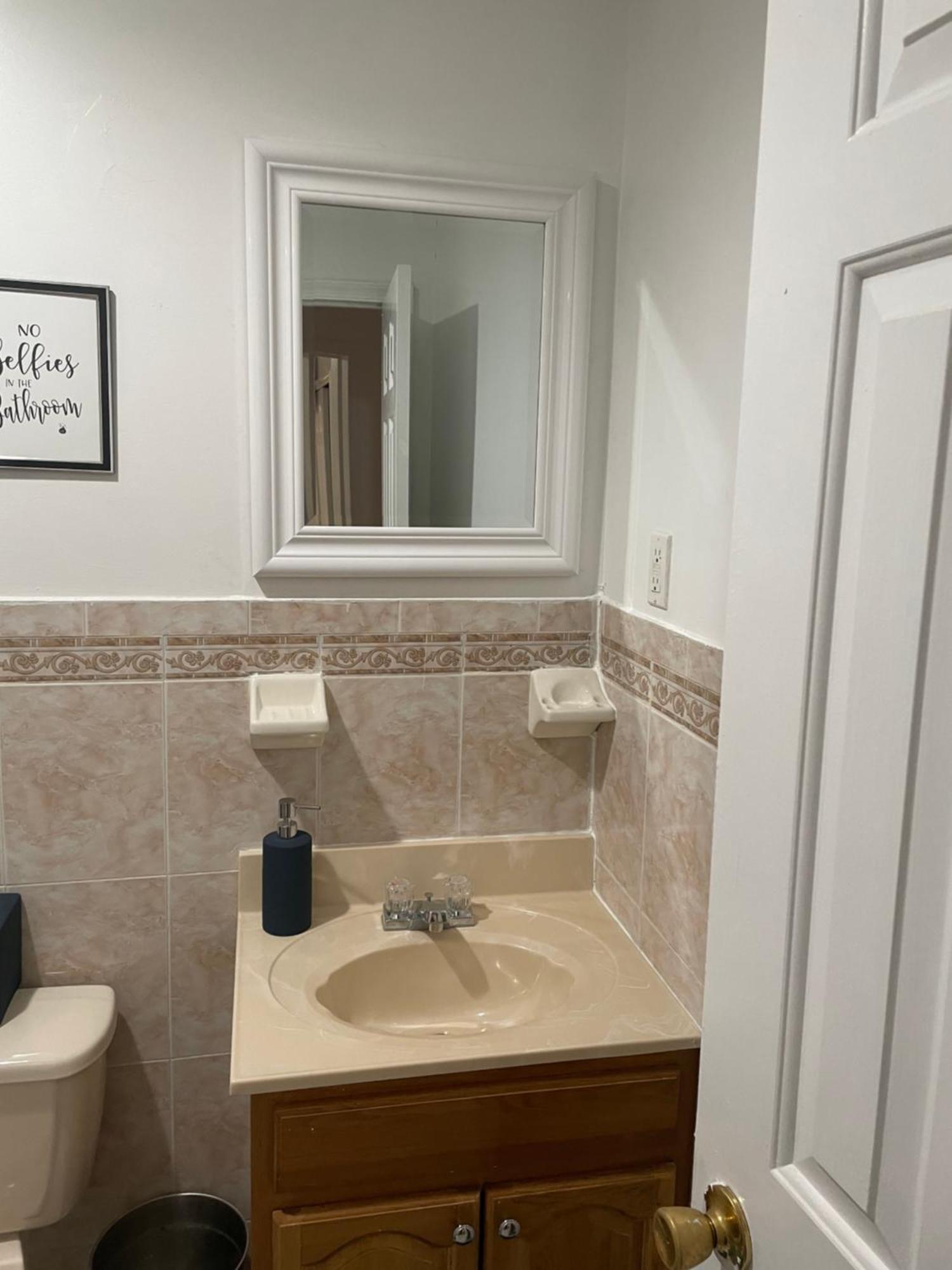 Luxurious 3 Bedrooms Apt With Master 2 Bathrooms Apartment